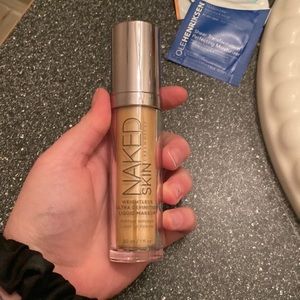 Urban Decay Naked Skin Weightless Ultra Definition Liquid Makeup Foundation
